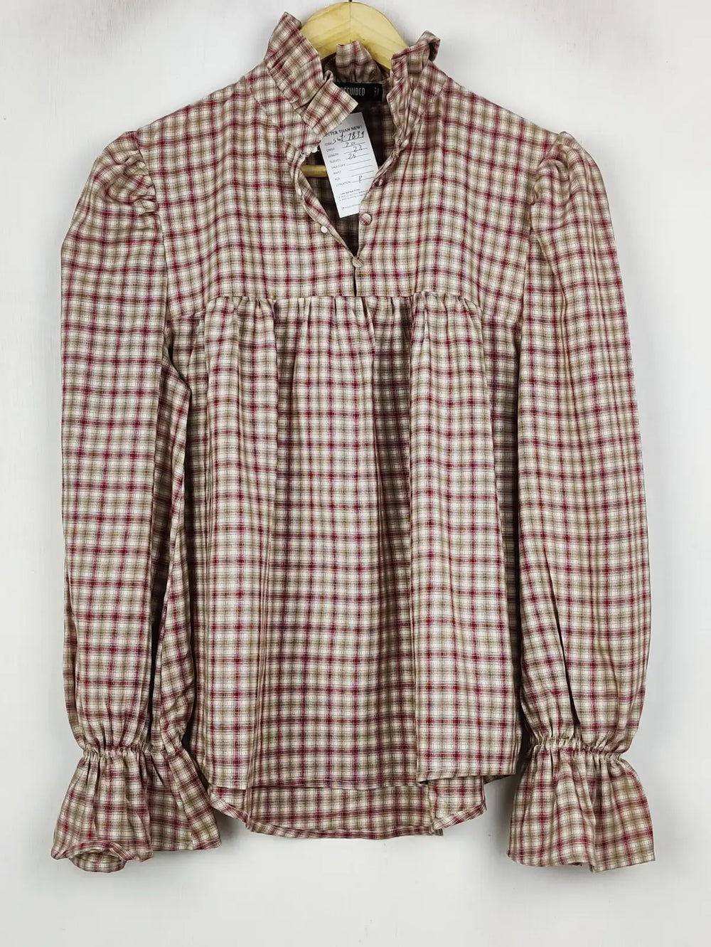 Buy online pre-used pre-loved 100% authentic & Original branded Miss Guided (SWT-7839) available in Pakistan. Top international brands avilable.