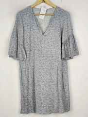Buy online pre-used pre-loved 100% authentic & Original branded H&M (SWT-7854) available in Pakistan. Top international brands avilable.