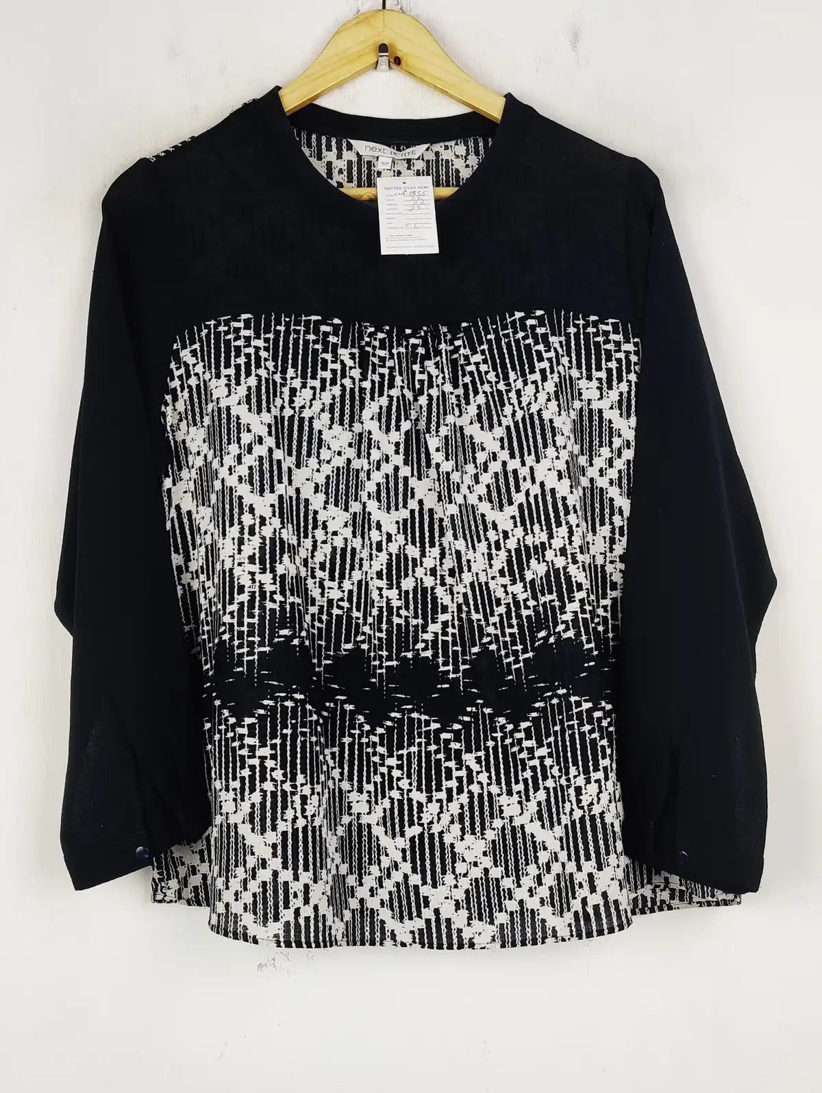 Buy online pre-used pre-loved 100% authentic & Original branded Next (SWT-7855) available in Pakistan. Top international brands avilable.