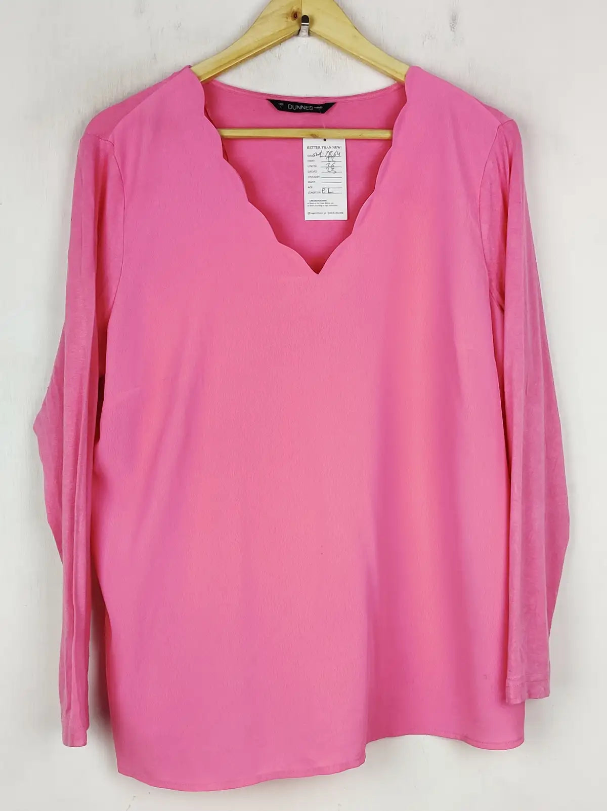 Buy online pre-used pre-loved 100% authentic & Original branded Dunnes Store (SWT-7864) available in Pakistan. Top international brands avilable.