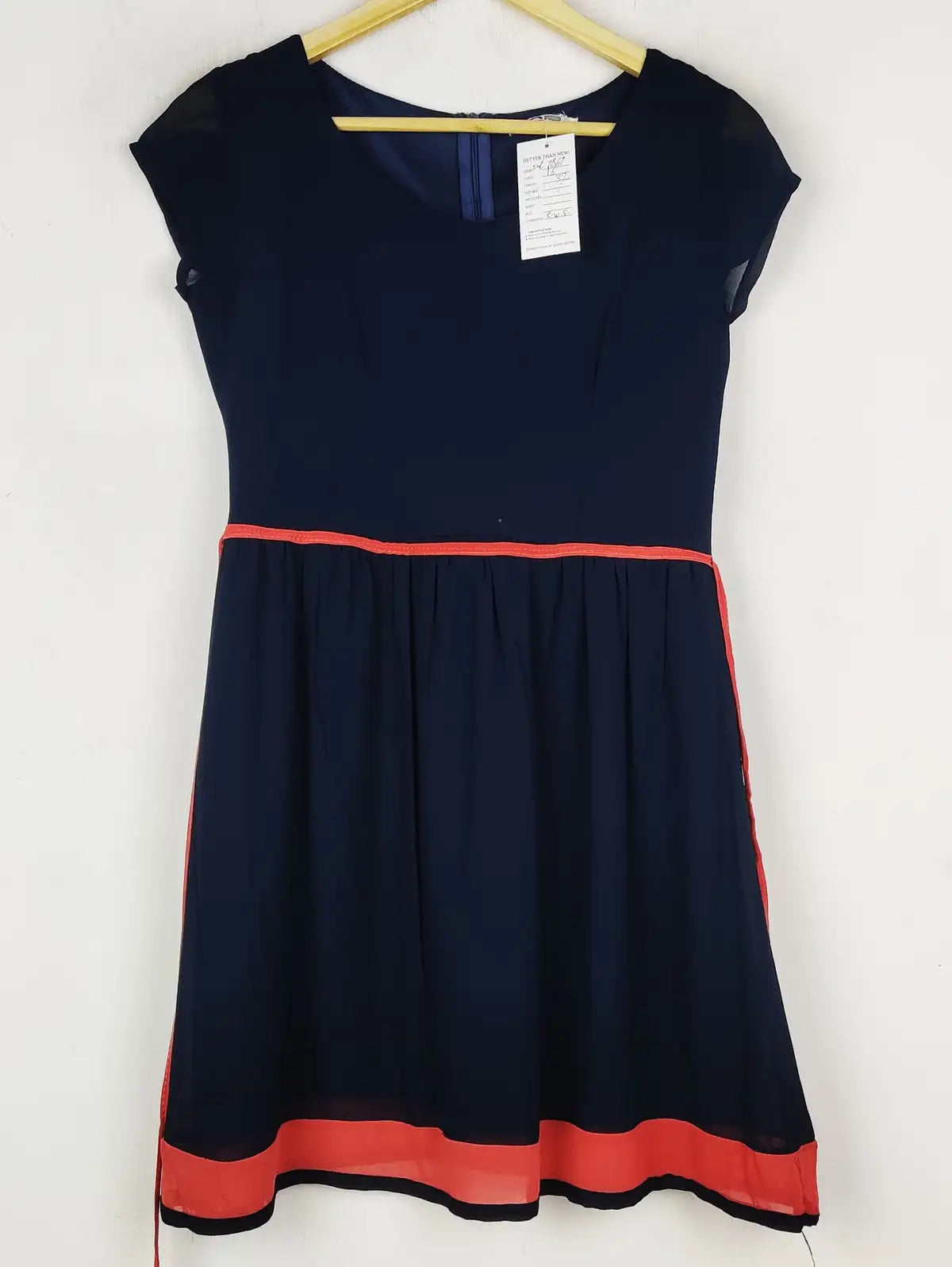 Buy online pre-used pre-loved 100% authentic & Original branded Walg (SWT-7867) available in Pakistan. Top international brands avilable.