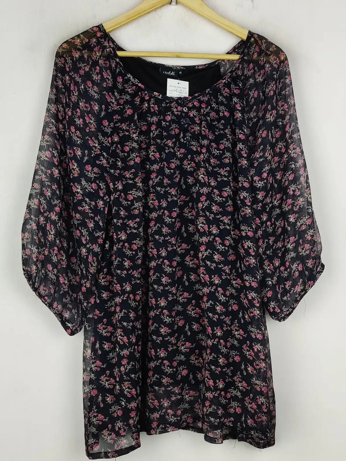Buy online pre-used pre-loved 100% authentic & Original branded Isolale (SWT-7874) available in Pakistan. Top international brands avilable.