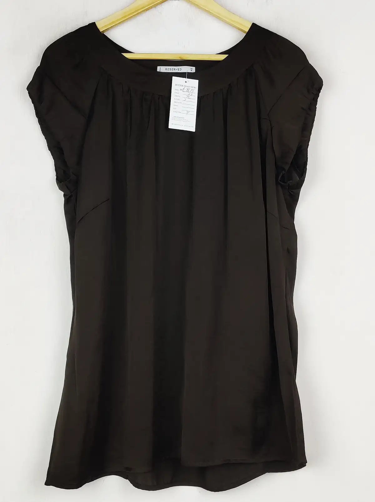 Buy online pre-used pre-loved 100% authentic & Original branded Reserved (SWT-7875) available in Pakistan. Top international brands avilable.