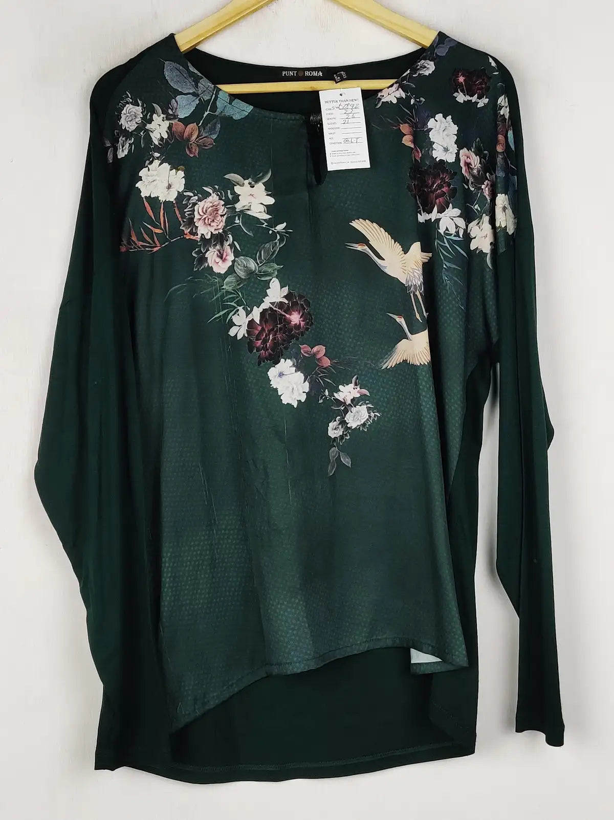 Buy online pre-used pre-loved 100% authentic & Original branded Punt Roma (SWT-7892) available in Pakistan. Top international brands avilable.