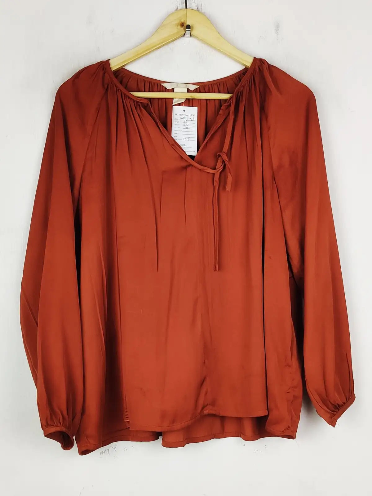 Buy online pre-used pre-loved 100% authentic & Original branded H&M (SWT-7913) available in Pakistan. Top international brands avilable.