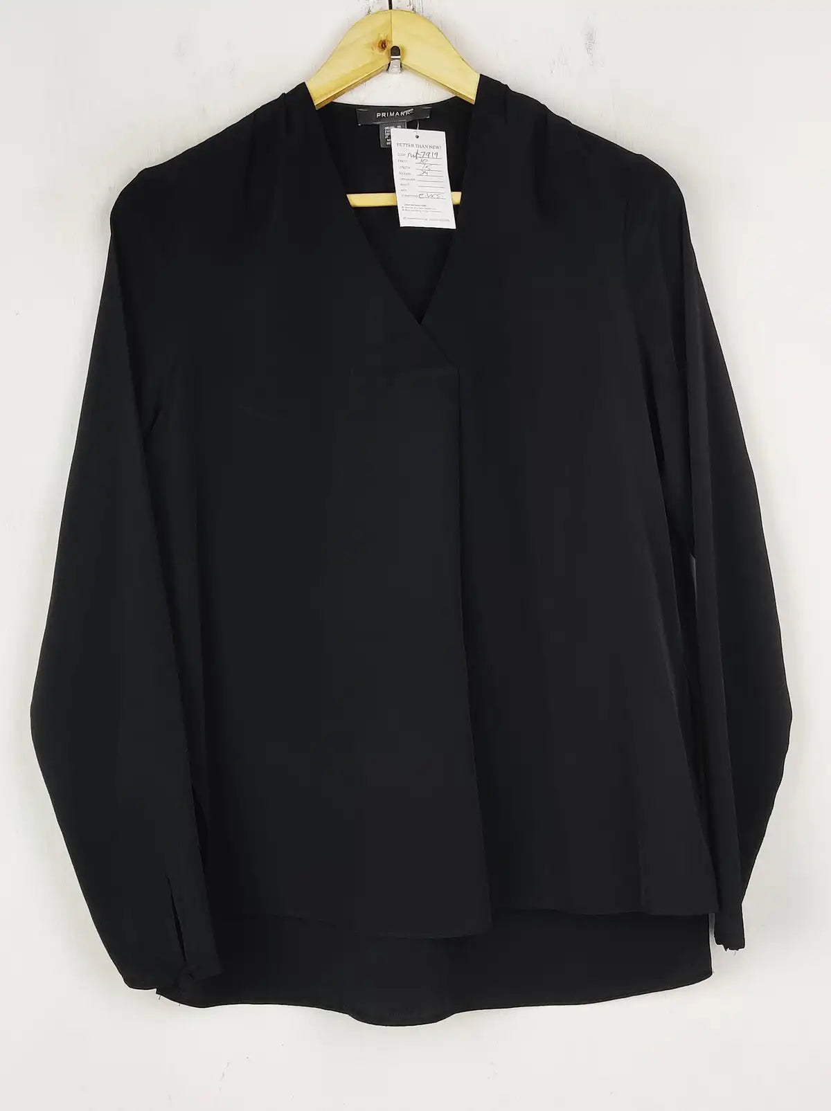 Buy online pre-used pre-loved 100% authentic & Original branded Primark (SWT-7919) available in Pakistan. Top international brands avilable.