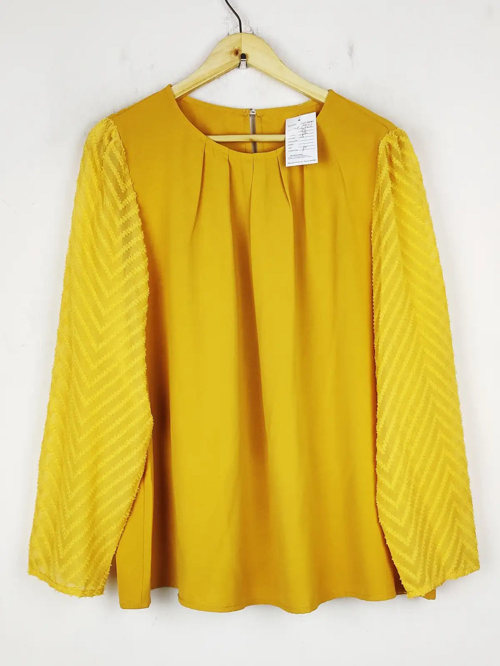 Buy online pre-used pre-loved 100% authentic & Original branded Shein (SWT-7921) available in Pakistan. Top international brands avilable.