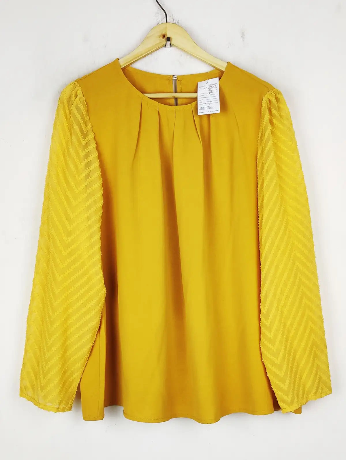 Buy online pre-used pre-loved 100% authentic & Original branded Shein (SWT-7921) available in Pakistan. Top international brands avilable.