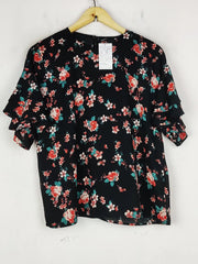 Buy online pre-used pre-loved 100% authentic & Original branded Ginatricot (SWT-7922) available in Pakistan. Top international brands avilable.