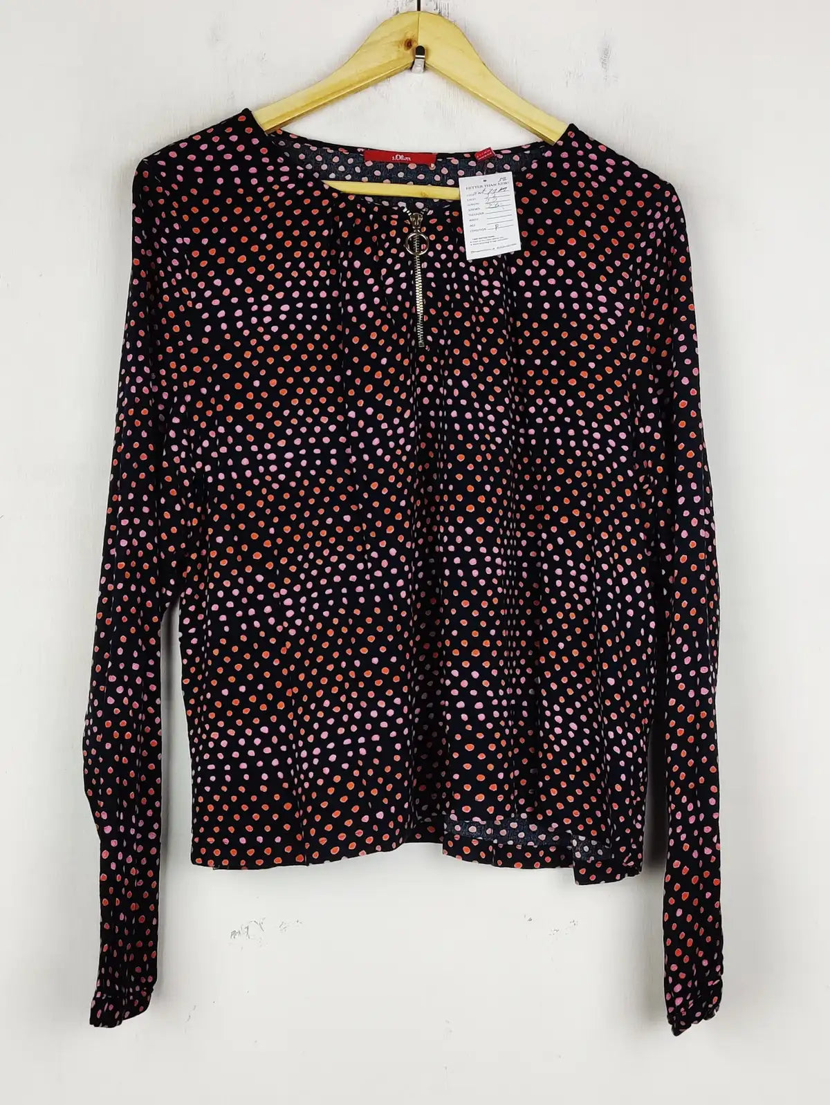 Buy online pre-used pre-loved 100% authentic & Original branded S. Oliver (SWT-7938) available in Pakistan. Top international brands avilable.