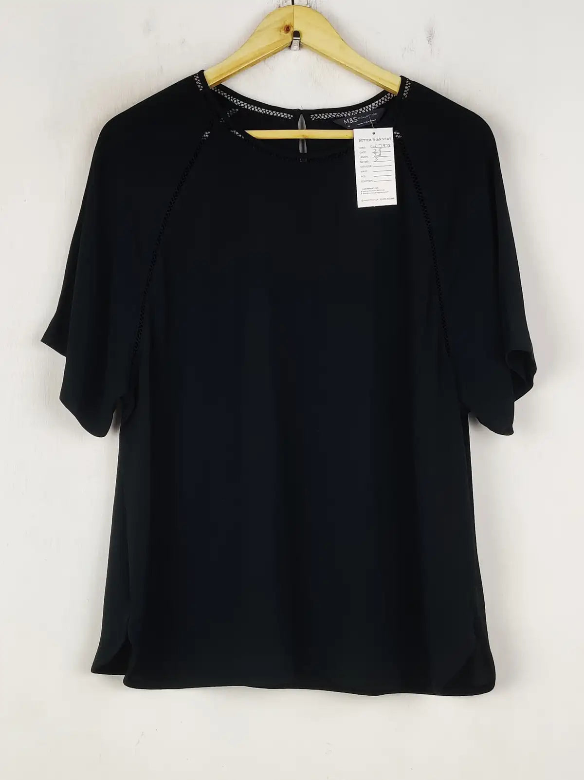 Buy online pre-used pre-loved 100% authentic & Original branded Marks & Spencer (SWT-7978) available in Pakistan. Top international brands avilable.