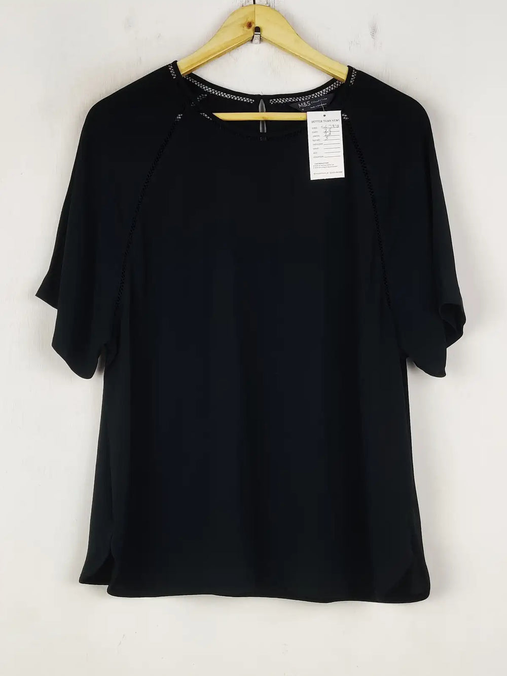 Buy online pre-used pre-loved 100% authentic & Original branded Marks & Spencer (SWT-7978) available in Pakistan. Top international brands avilable.