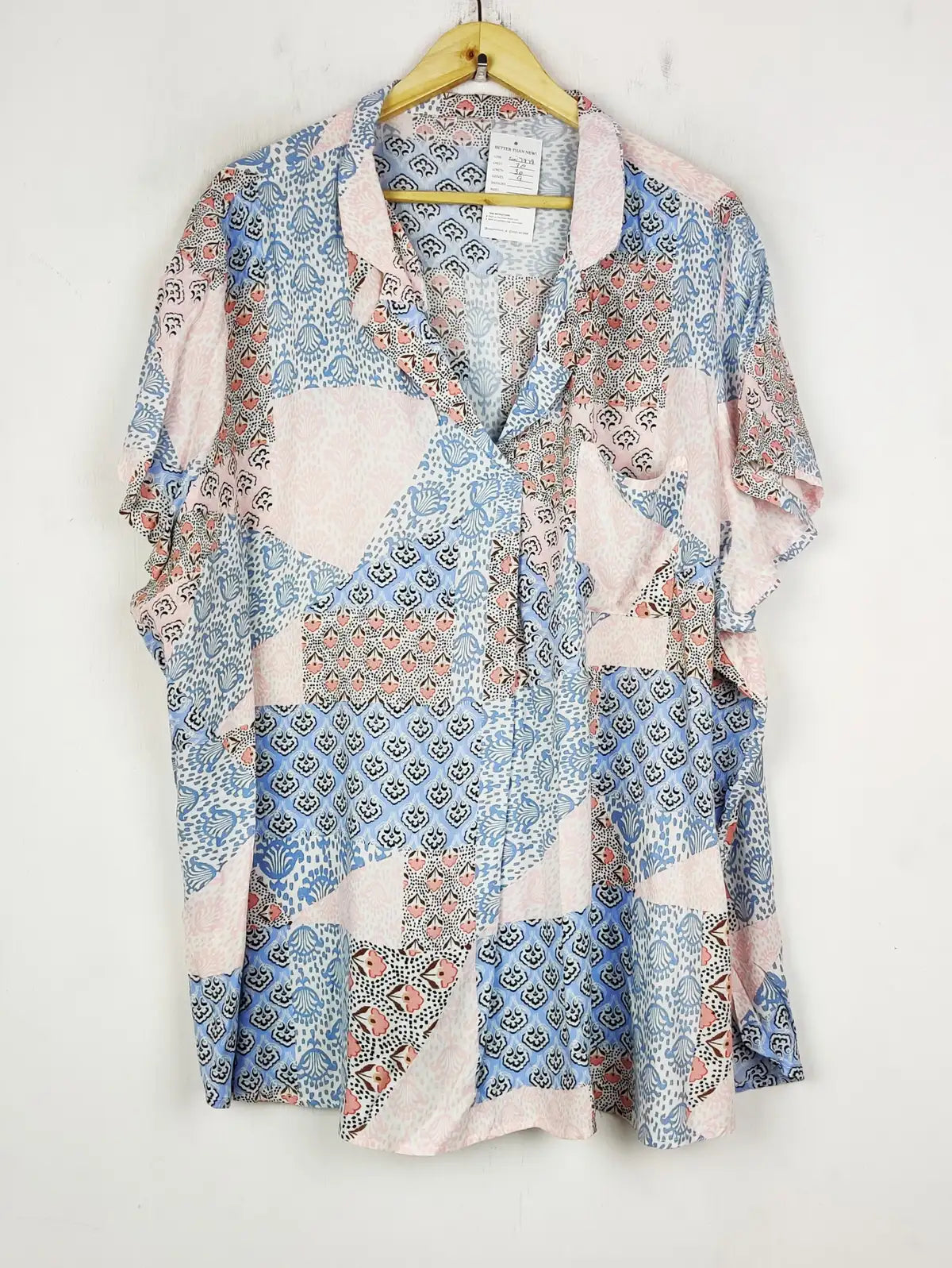 Buy online pre-used pre-loved 100% authentic & Original branded Unknown Brand (SWT-7979) available in Pakistan. Top international brands avilable.
