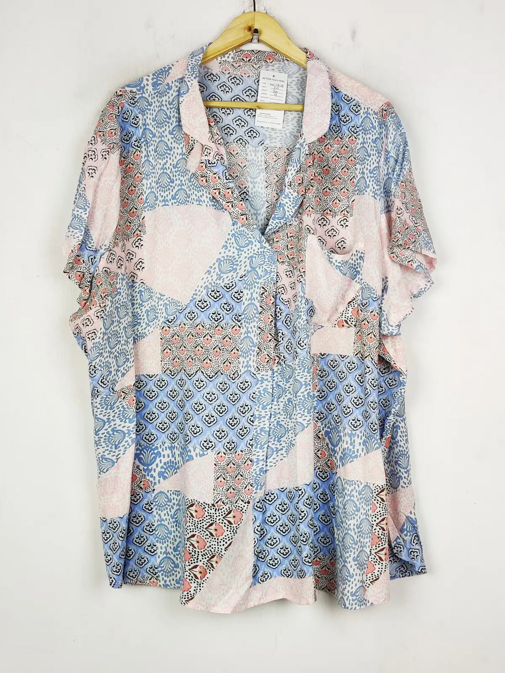 Buy online pre-used pre-loved 100% authentic & Original branded Unknown Brand (SWT-7979) available in Pakistan. Top international brands avilable.