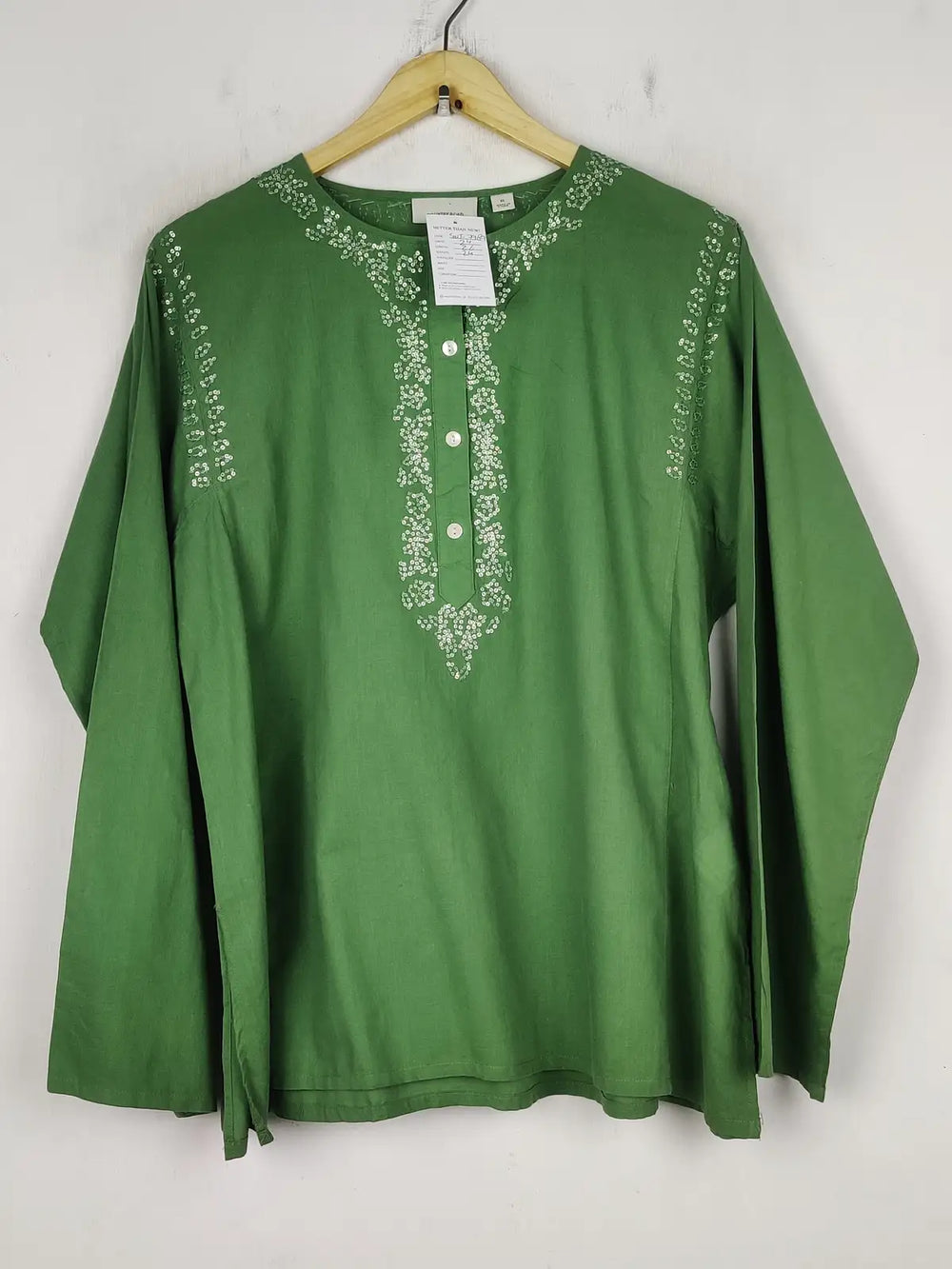 Buy online pre-used pre-loved 100% authentic & Original branded Country Road (SWT-7989) available in Pakistan. Top international brands avilable.