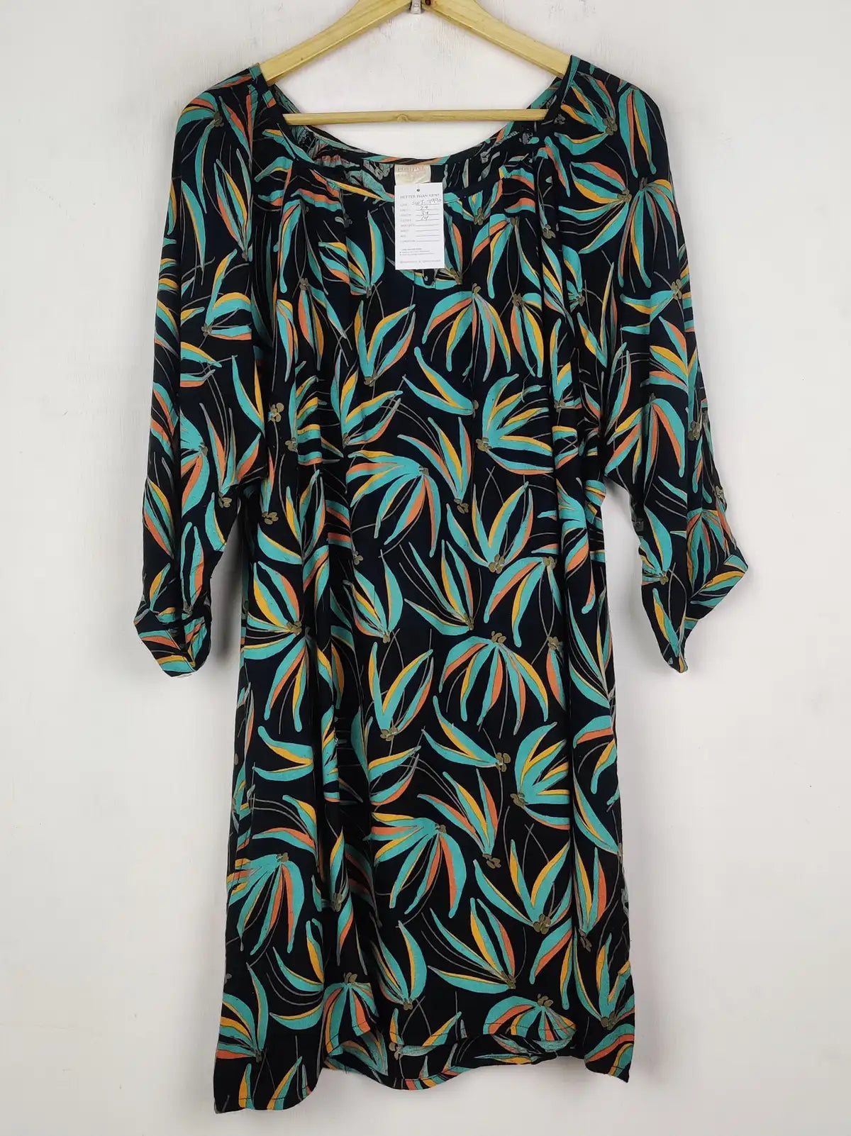 Buy online pre-used pre-loved 100% authentic & Original branded Positive Australia (SWT-7990) available in Pakistan. Top international brands avilable.