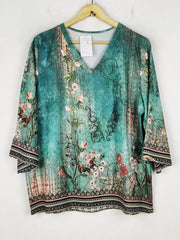 Buy online pre-used pre-loved 100% authentic & Original branded Unknown Brand (SWT-8007) available in Pakistan. Top international brands avilable.