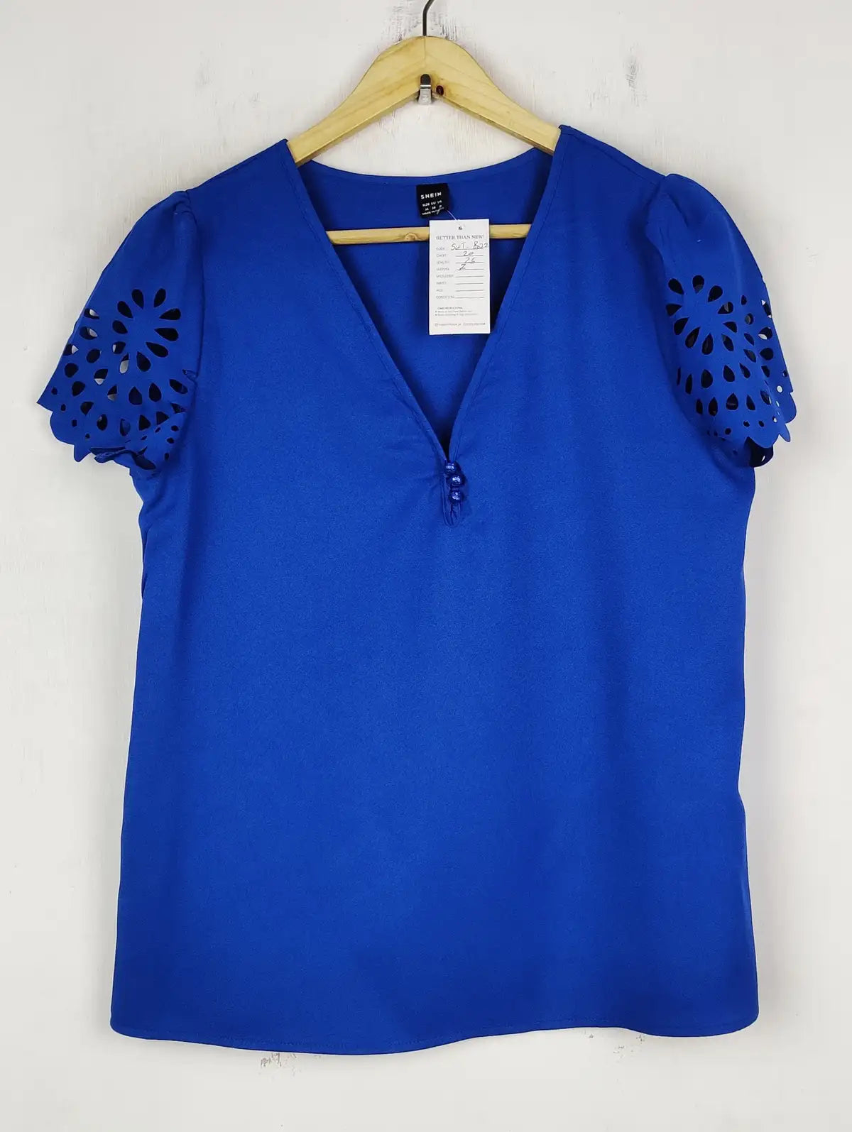 Buy online pre-used pre-loved 100% authentic & Original branded Shein (SWT-8022) available in Pakistan. Top international brands avilable.