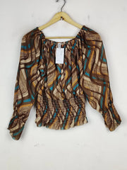 Buy online pre-used pre-loved 100% authentic & Original branded New Collection (SWT-8069) available in Pakistan. Top international brands avilable.