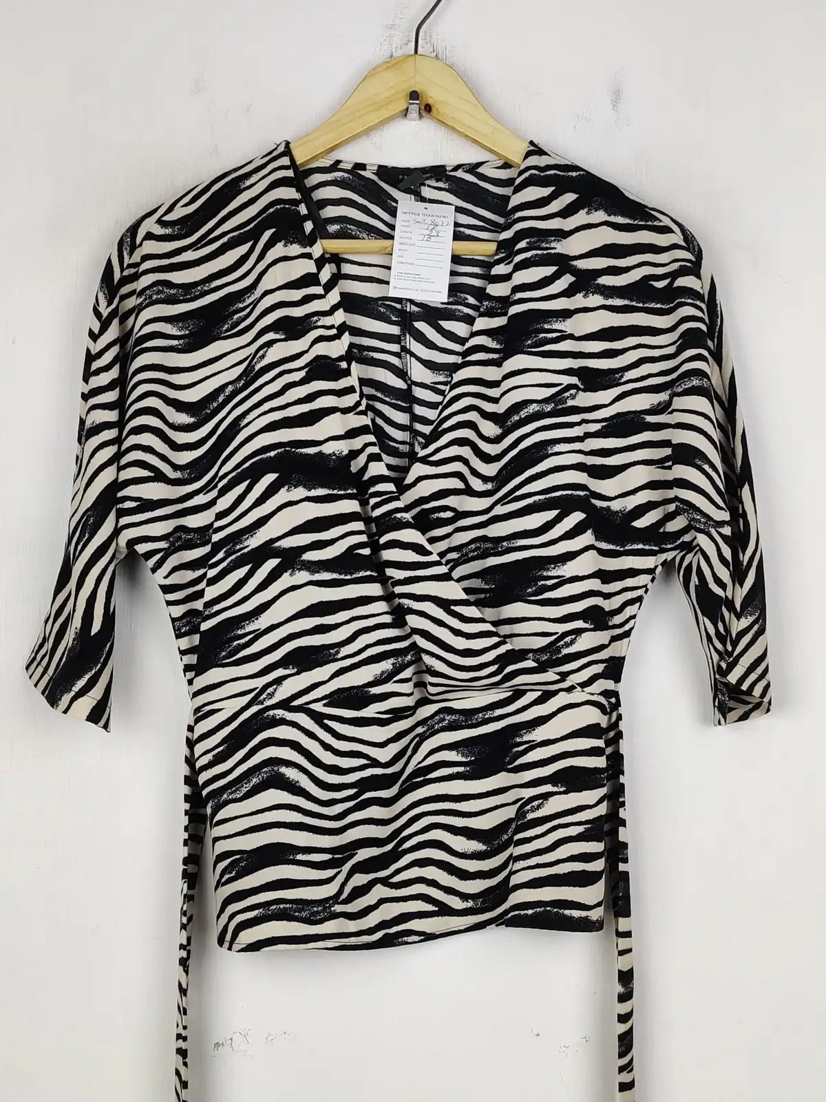 Buy online pre-used pre-loved 100% authentic & Original branded Primark (SWT-8072) available in Pakistan. Top international brands avilable.