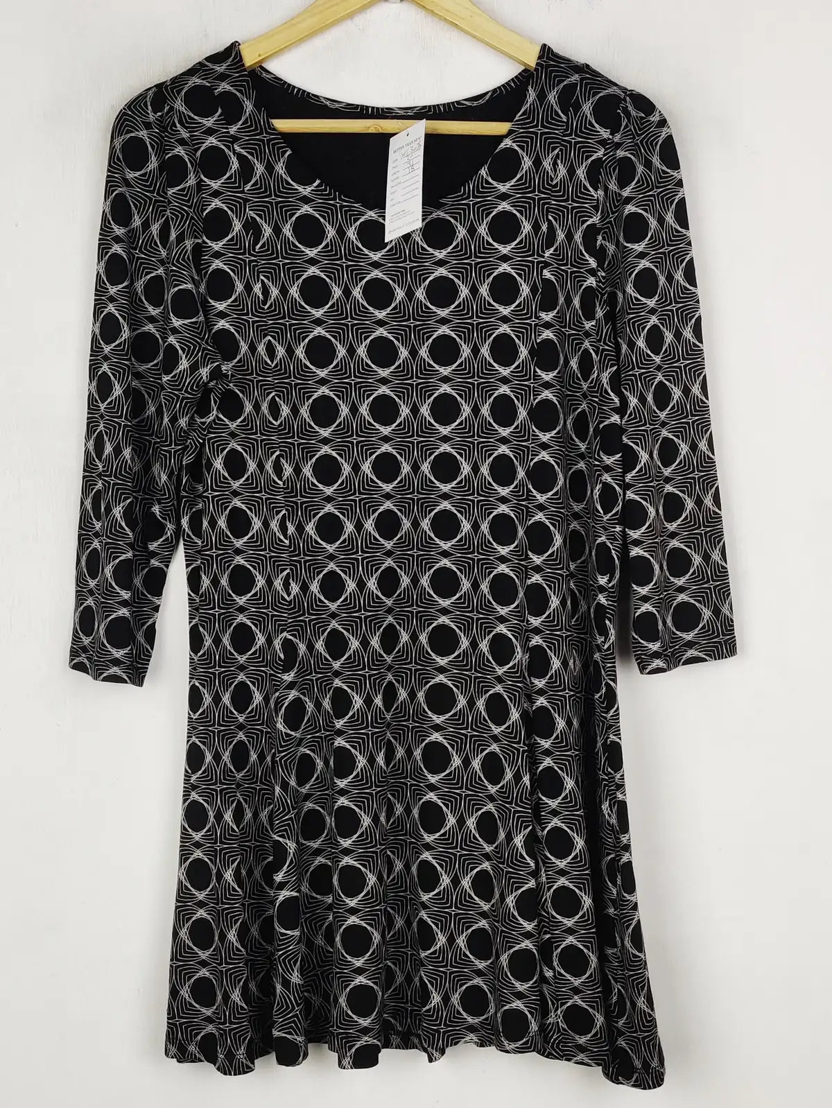 Buy online pre-used pre-loved 100% authentic & Original branded Marks & Spencer (SWT-8078) available in Pakistan. Top international brands avilable.