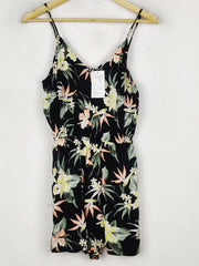 Buy online pre-used pre-loved 100% authentic & Original branded H&M (SWT-8090) available in Pakistan. Top international brands avilable.