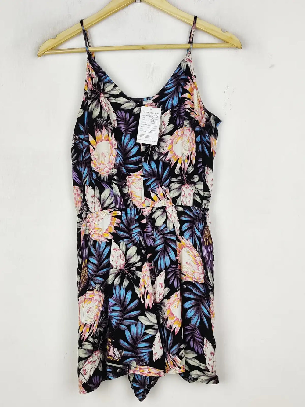 Buy online pre-used pre-loved 100% authentic & Original branded H&M (SWT-8095) available in Pakistan. Top international brands avilable.