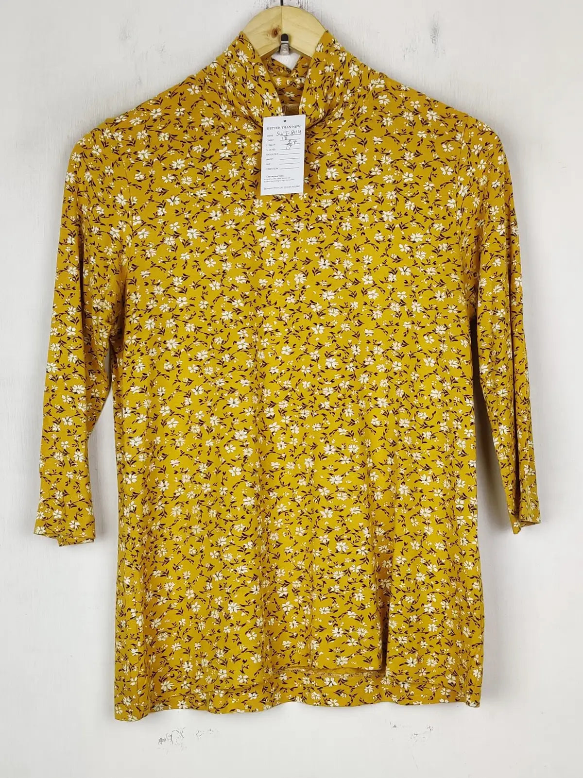 Buy online pre-used pre-loved 100% authentic & Original branded Unknown Brand (SWT-8114) available in Pakistan. Top international brands avilable.
