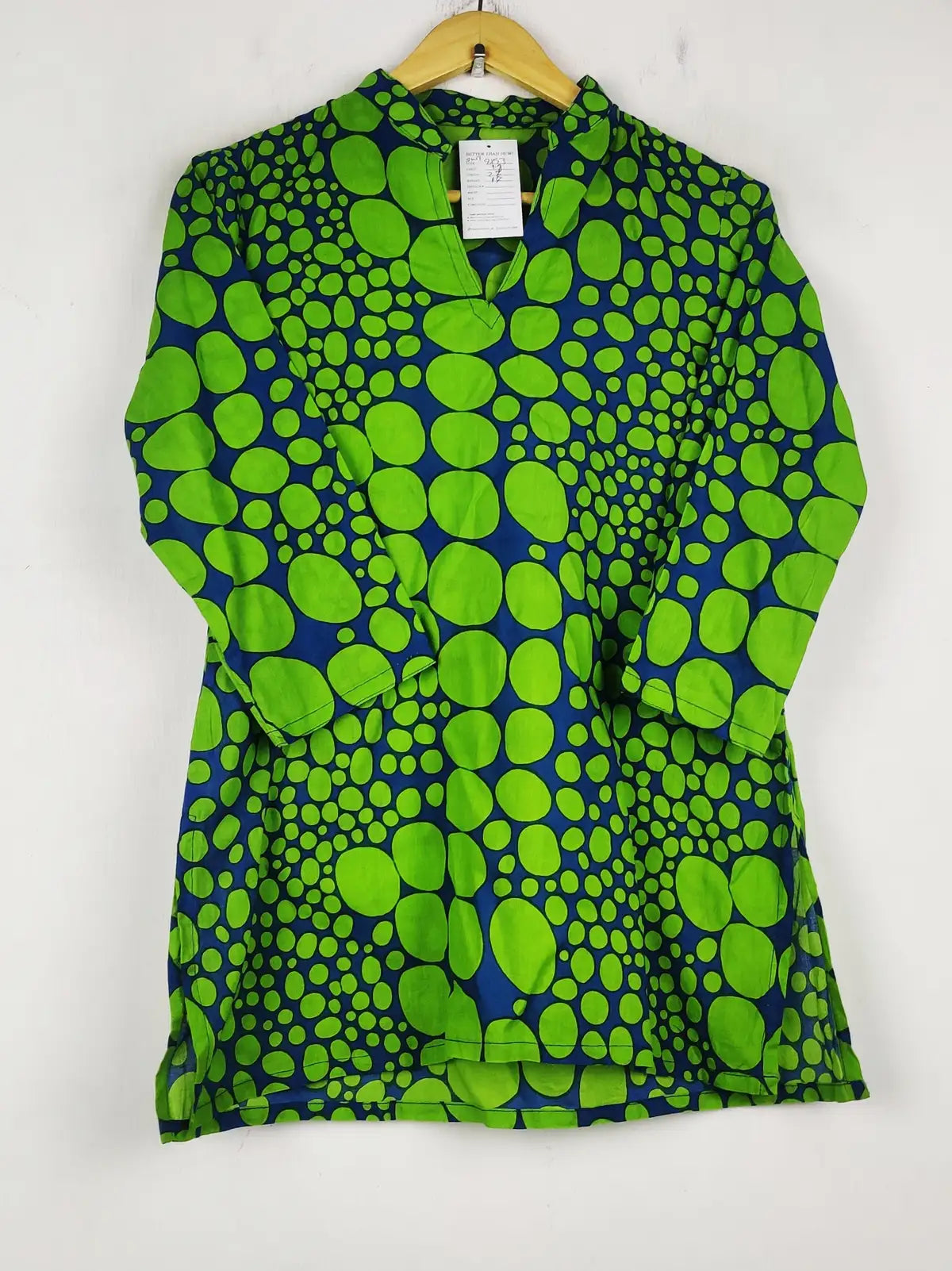 Buy online pre-used pre-loved 100% authentic & Original branded Unknown Brand (SWT-8153) available in Pakistan. Top international brands avilable.