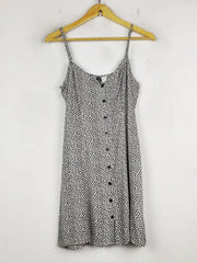 Buy online pre-used pre-loved 100% authentic & Original branded H&M (SWT-8162) available in Pakistan. Top international brands avilable.