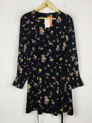 Buy online pre-used pre-loved 100% authentic & Original branded Vero Moda (SWT-8164) available in Pakistan. Top international brands avilable.