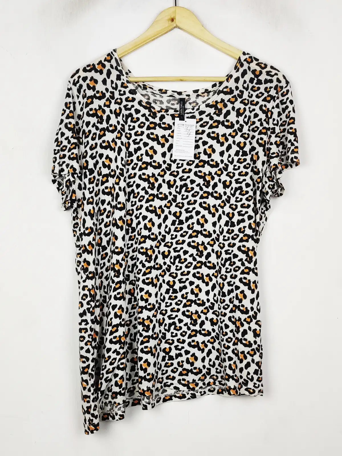 Buy online pre-used pre-loved 100% authentic & Original branded Laura Torelli (SWT-8170) available in Pakistan. Top international brands avilable.