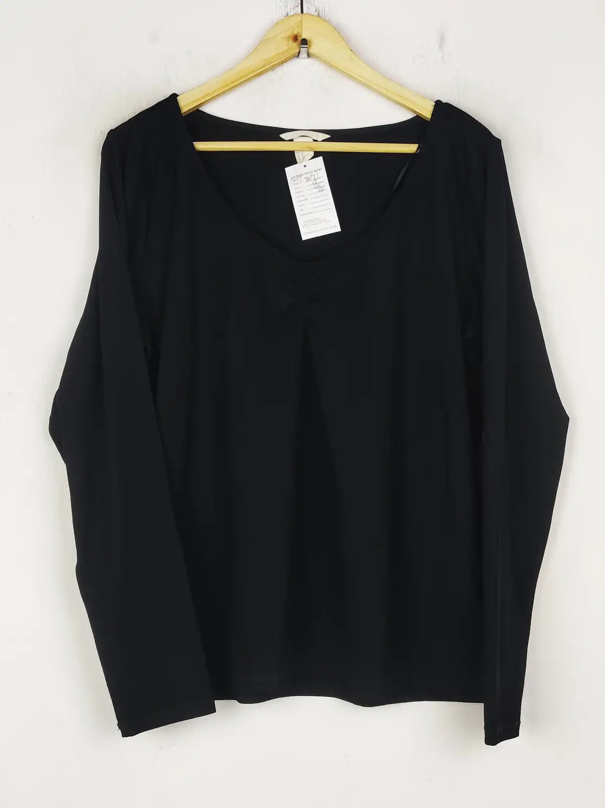 Buy online pre-used pre-loved 100% authentic & Original branded H&M (SWT-8171) available in Pakistan. Top international brands avilable.