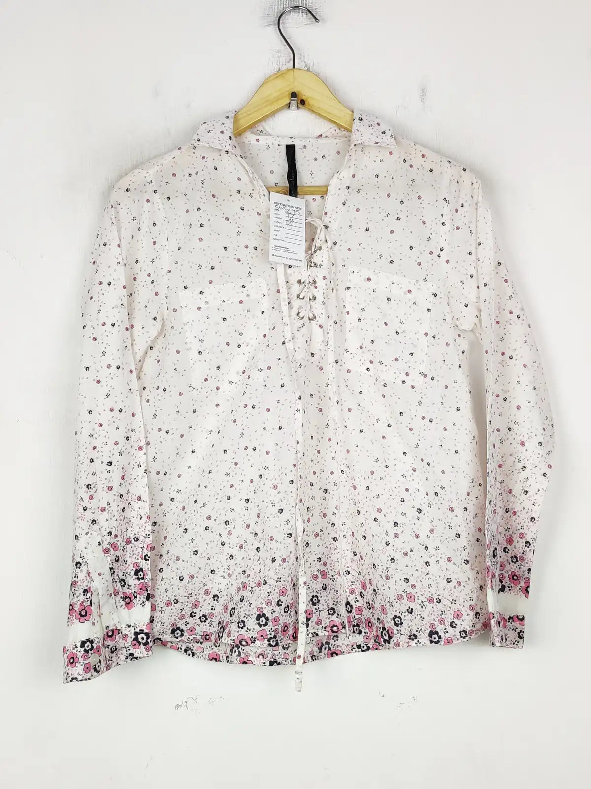 Buy online pre-used pre-loved 100% authentic & Original branded New Here (SWT-8175) available in Pakistan. Top international brands avilable.
