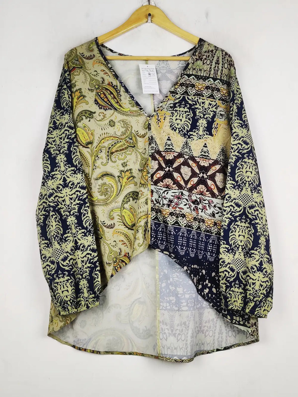 Buy online pre-used pre-loved 100% authentic & Original branded Unknown Brand (SWT-8188) available in Pakistan. Top international brands avilable.