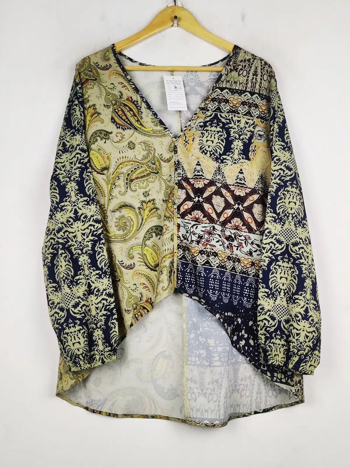 Buy online pre-used pre-loved 100% authentic & Original branded Unknown Brand (SWT-8188) available in Pakistan. Top international brands avilable.