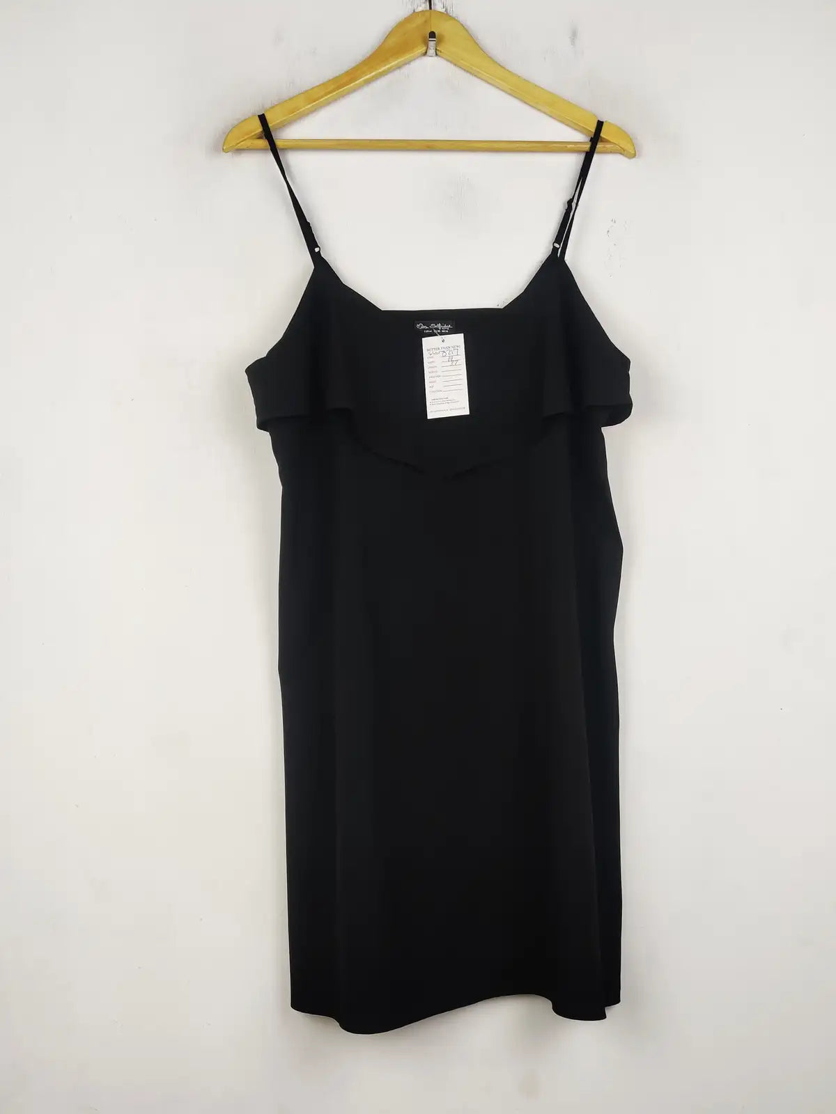 Buy online pre-used pre-loved 100% authentic & Original branded Miss Selfridge (SWT-8217) available in Pakistan. Top international brands avilable.