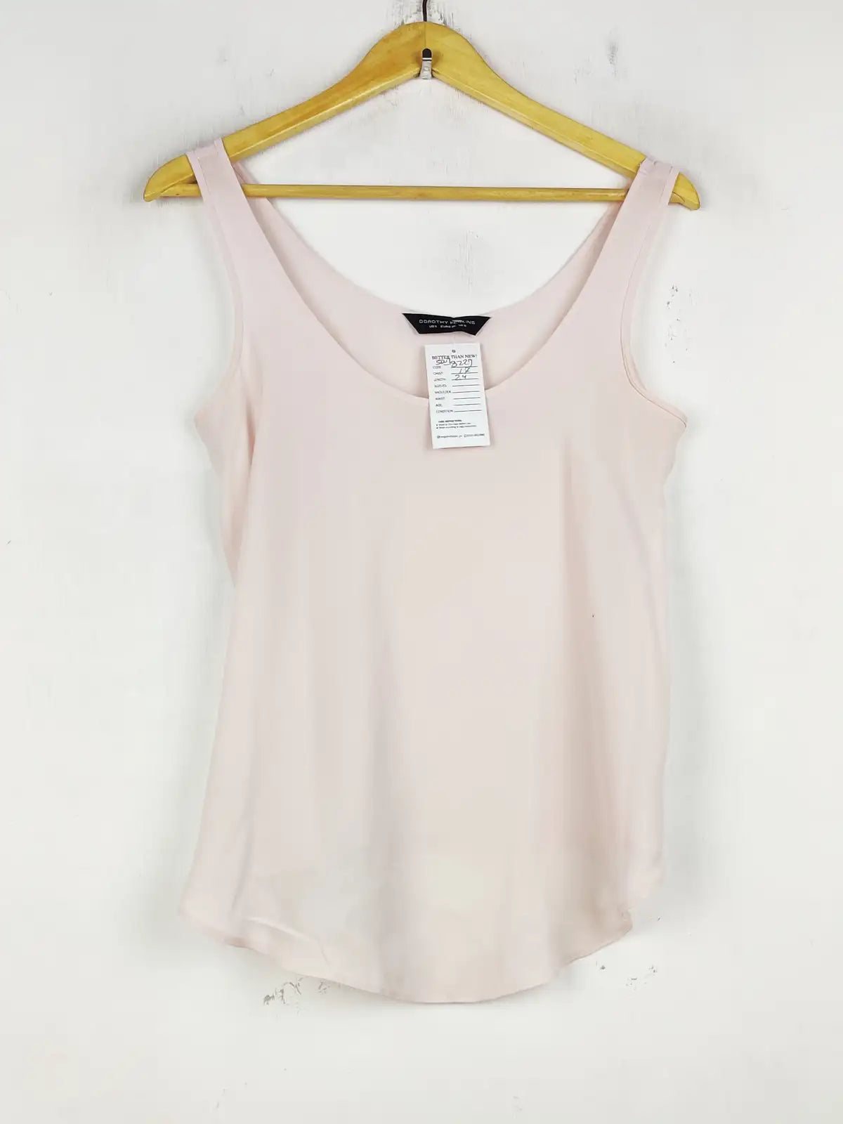 Buy online pre-used pre-loved 100% authentic & Original branded Dorothy Perkins (SWT-8227) available in Pakistan. Top international brands avilable.