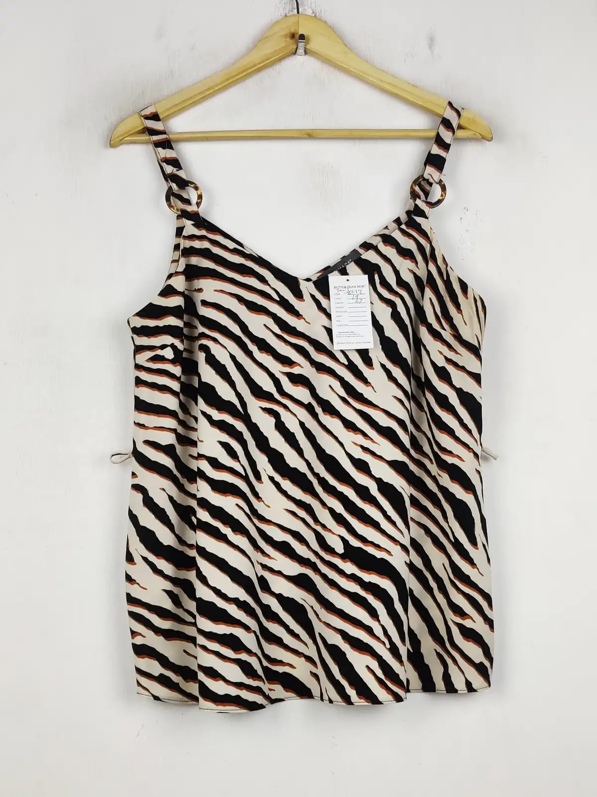 Buy online pre-used pre-loved 100% authentic & Original branded Primark (SWT-8232) available in Pakistan. Top international brands avilable.