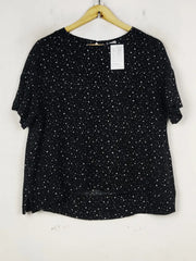 Buy online pre-used pre-loved 100% authentic & Original branded H&M (SWT-8237) available in Pakistan. Top international brands avilable.