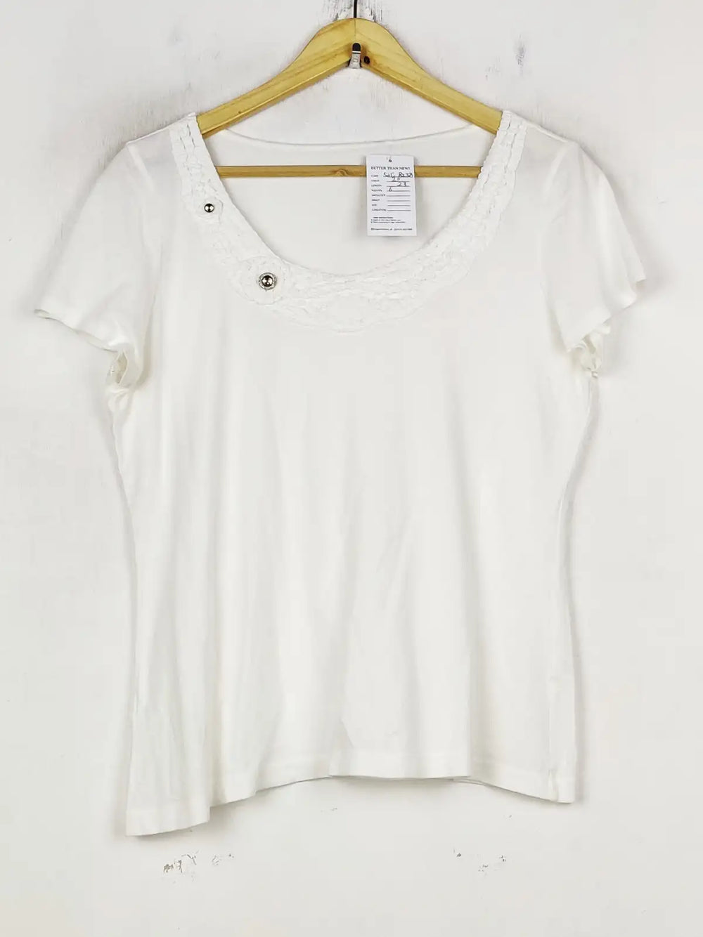 Buy online pre-used pre-loved 100% authentic & Original branded Unknown Brand (SWT-8238) available in Pakistan. Top international brands avilable.