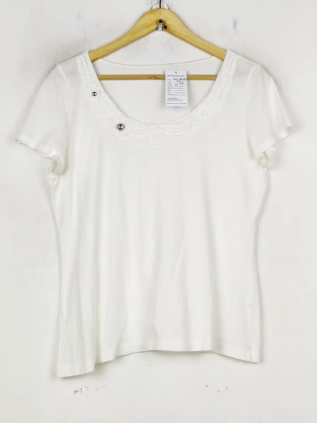 Buy online pre-used pre-loved 100% authentic & Original branded Unknown Brand (SWT-8238) available in Pakistan. Top international brands avilable.