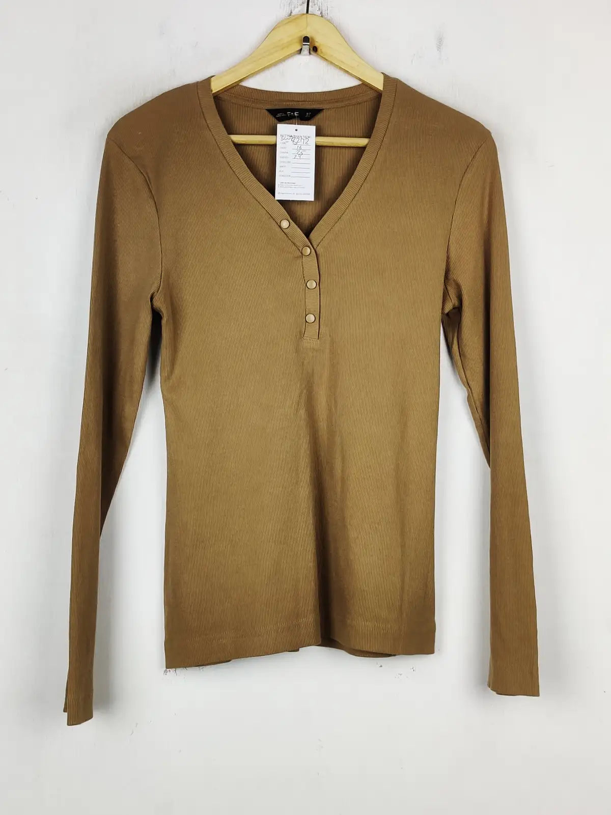 Buy online pre-used pre-loved 100% authentic & Original branded F&F (SWT-8272) available in Pakistan. Top international brands avilable.