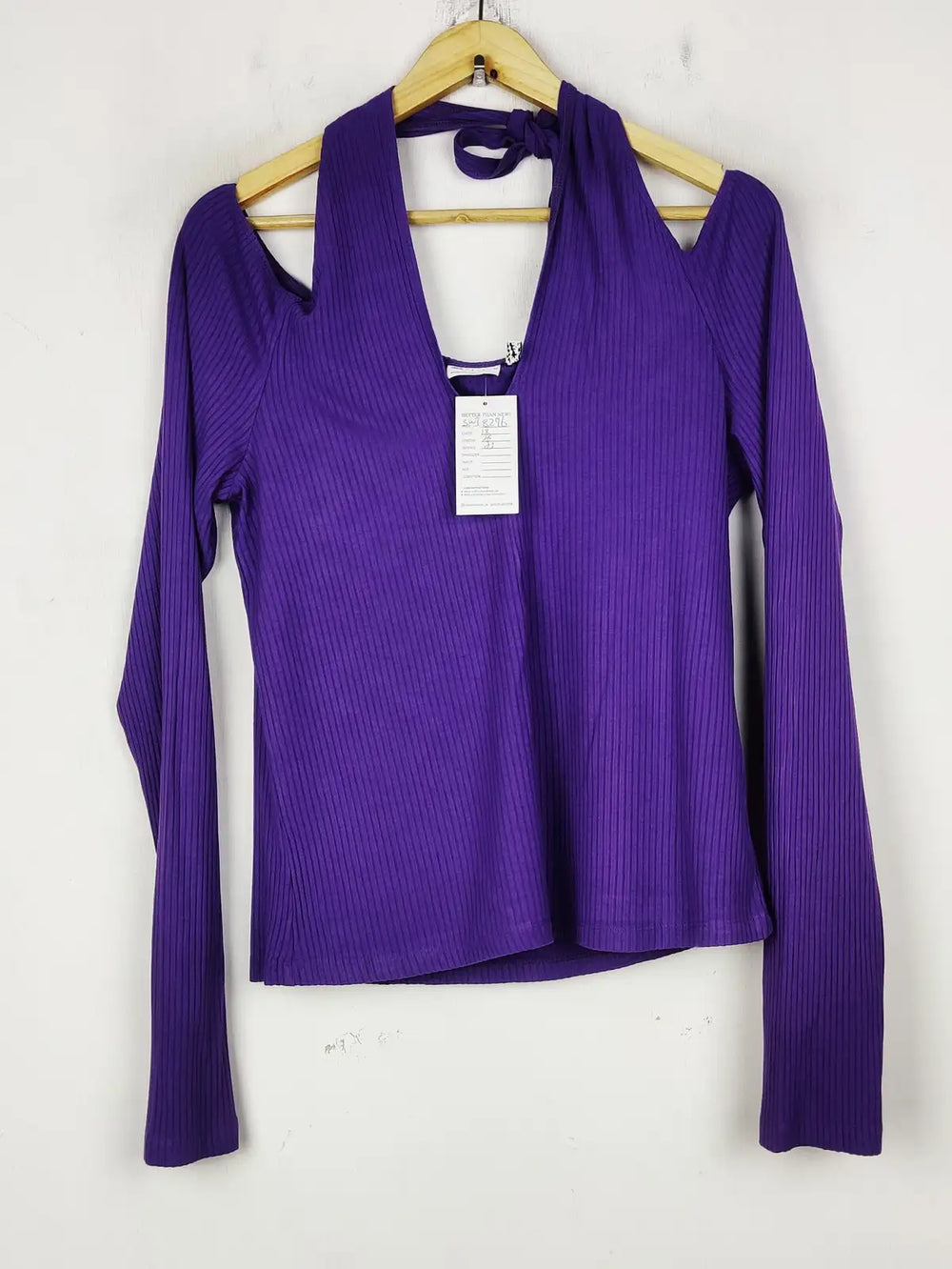 Buy online pre-used pre-loved 100% authentic & Original branded Asos (SWT-8276) available in Pakistan. Top international brands avilable.