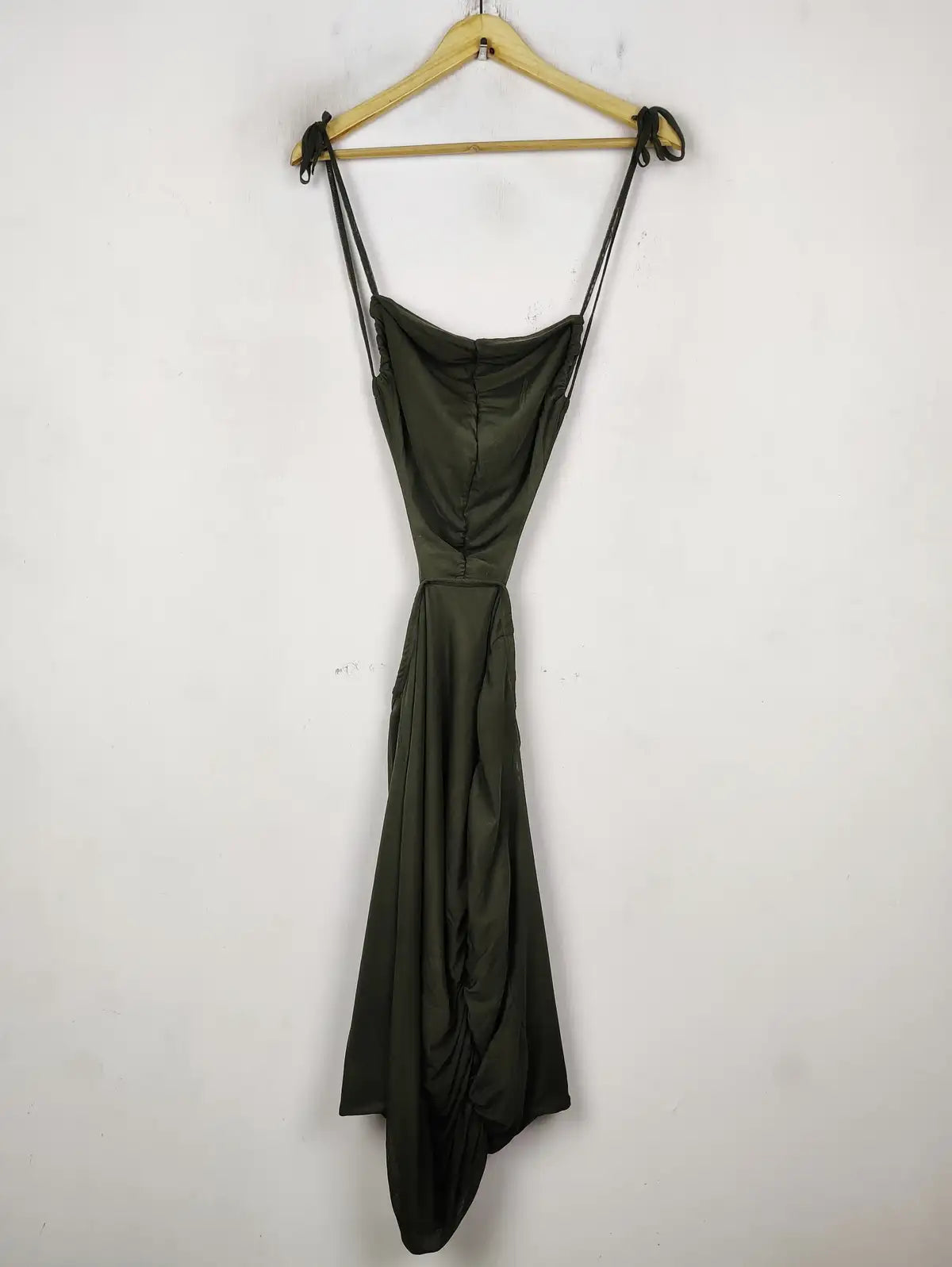 Buy online pre-used pre-loved 100% authentic & Original branded Prettylittlething (SWT-8295) available in Pakistan. Top international brands avilable.
