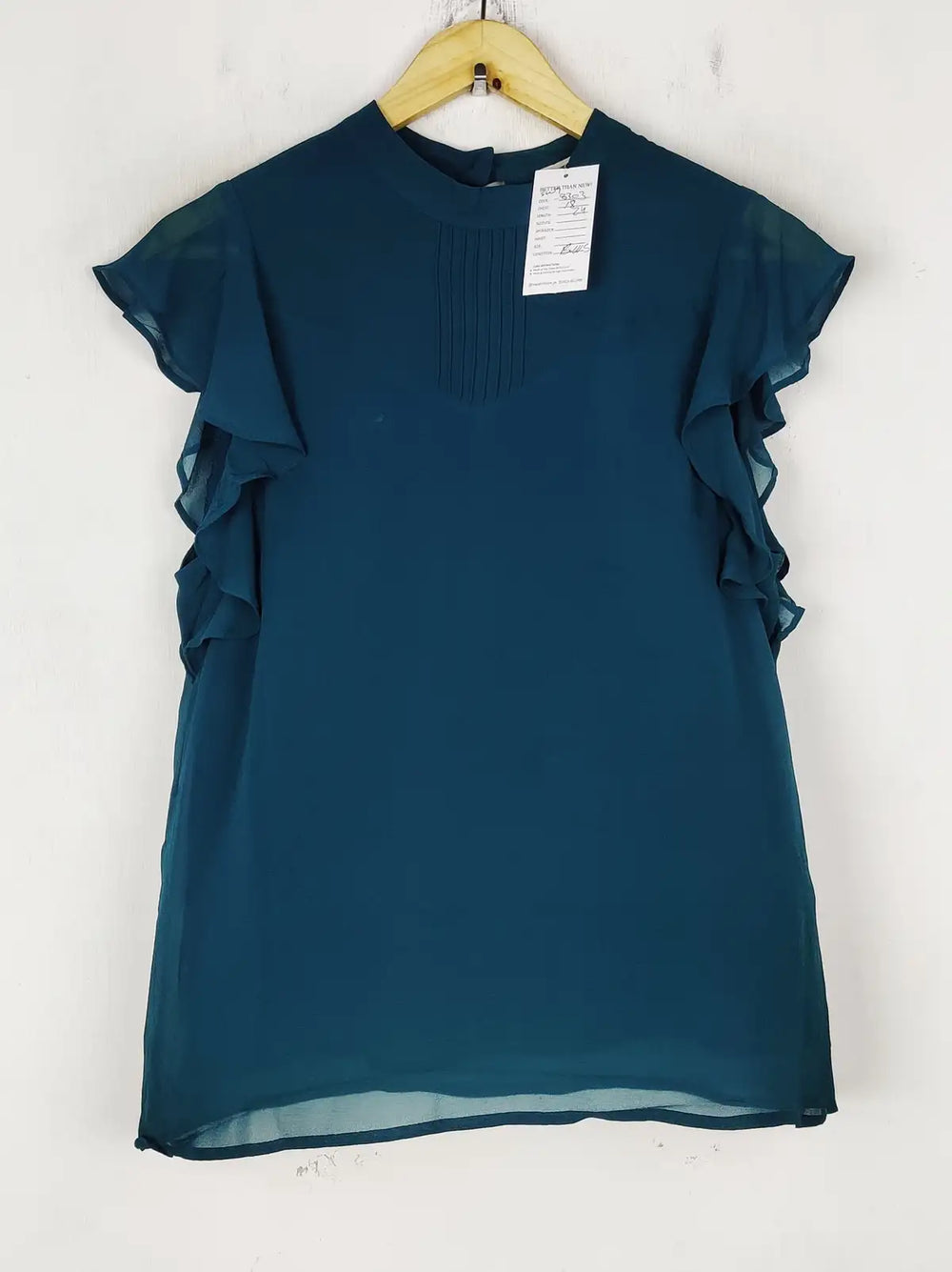 Buy online pre-used pre-loved 100% authentic & Original branded Oasis (SWT-8303) available in Pakistan. Top international brands avilable.