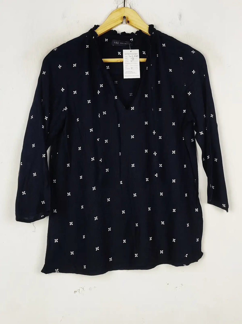Buy online pre-used pre-loved 100% authentic & Original branded Marks & Spencer (SWT-8319) available in Pakistan. Top international brands avilable.
