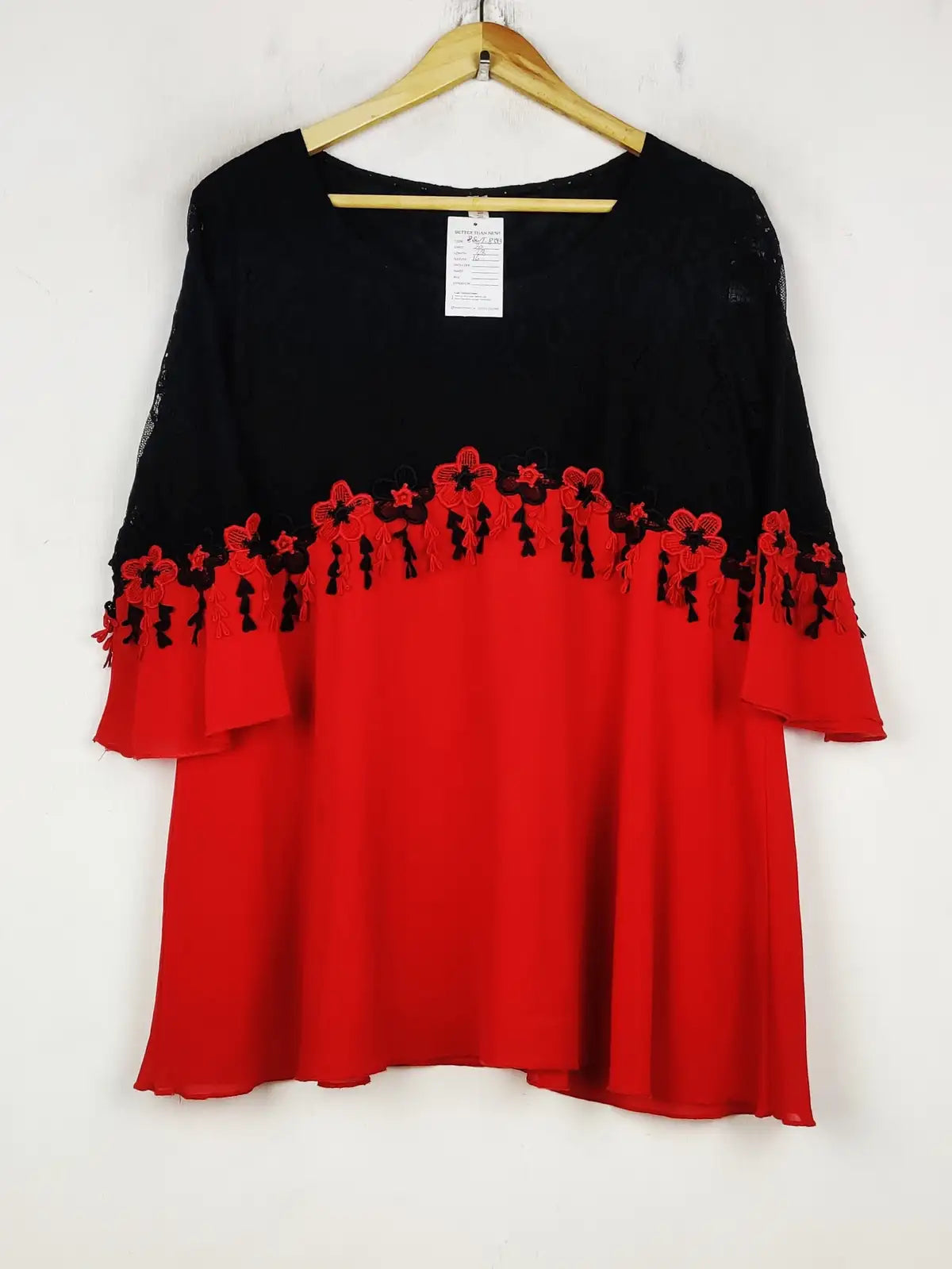 Buy online pre-used pre-loved 100% authentic & Original branded Unknown Brand (SWT-8343) available in Pakistan. Top international brands avilable.