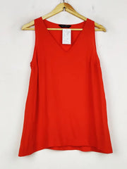 Buy online pre-used pre-loved 100% authentic & Original branded Dorothy Perkins (SWT-8347) available in Pakistan. Top international brands avilable.