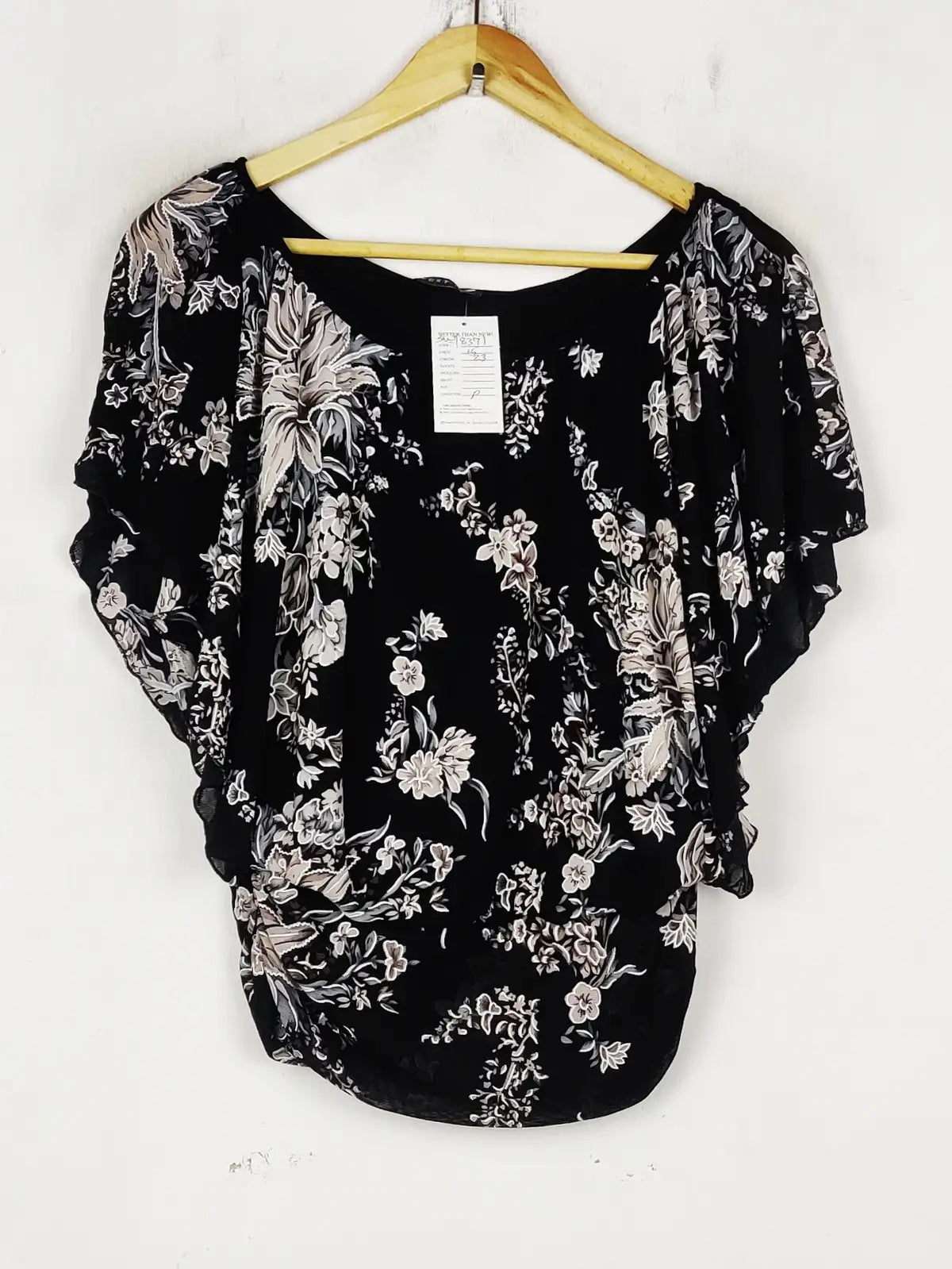 Buy online pre-used pre-loved 100% authentic & Original branded West One (SWT-8371) available in Pakistan. Top international brands avilable.